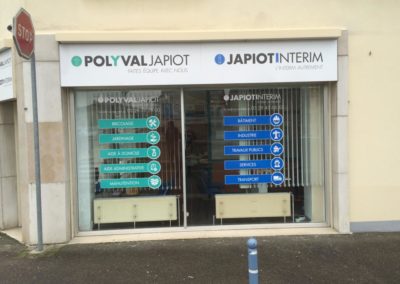 Décor de vitrine adhésif entreprise Polyval Japiot